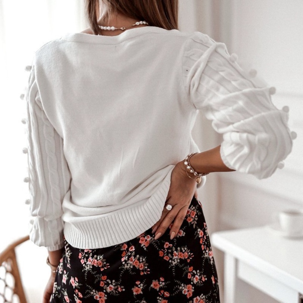 🎥 White Pom Pom Detail V-Neck Button Cardigan - Picture 5 of 17